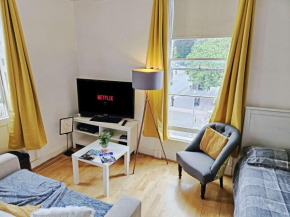 City Centre Apartment with Wifi and Self Check-in!
